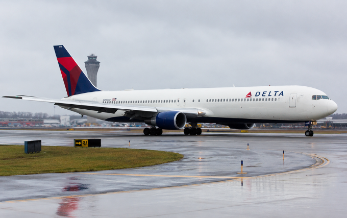 delta flight dl275 diverted lax